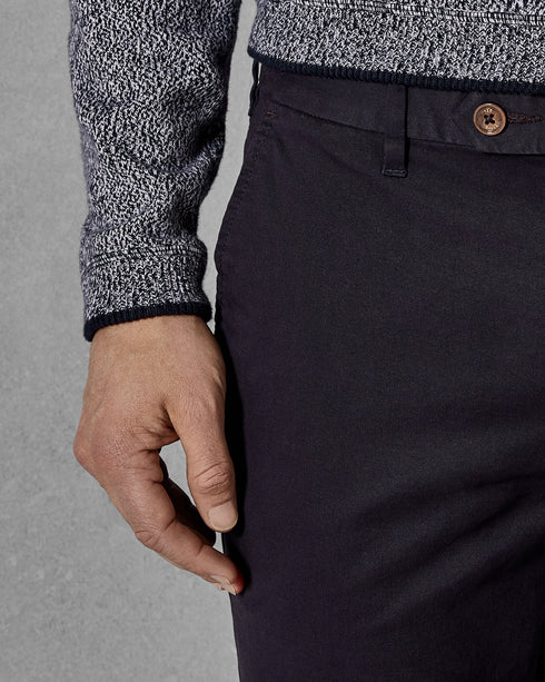 <P Class="Title_Title__3Pbf0" Data-Testid="Product:Title"><Span Style="Text-Decoration: Underline;">Seleb Slim Fit Chinos<...